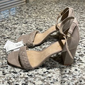 NEW WITH TAGS Old Navy Heels